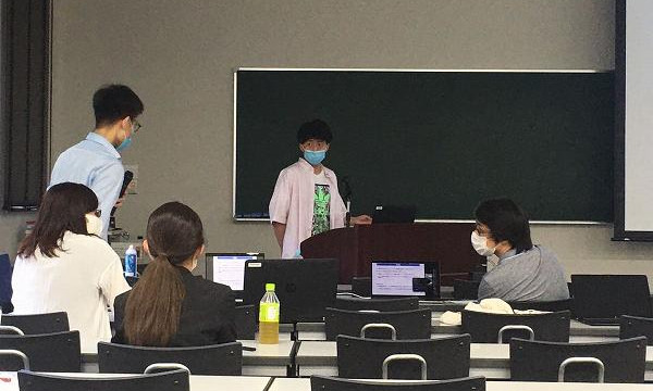 中間発表(孔) 中間発表(孔)